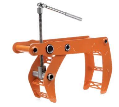 Pipe cutting clamp
